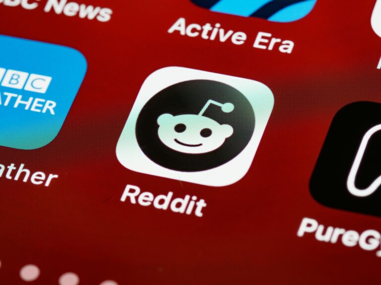Women Are More Comfortable Discussing Their Bodies on Reddit Than With Friends and Family, New Report Finds